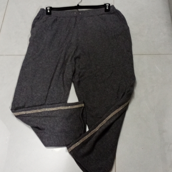 Jennifer Lopez Gray Stretch Pants With Jeweled Stripes ๐ - Picture 4 of 8